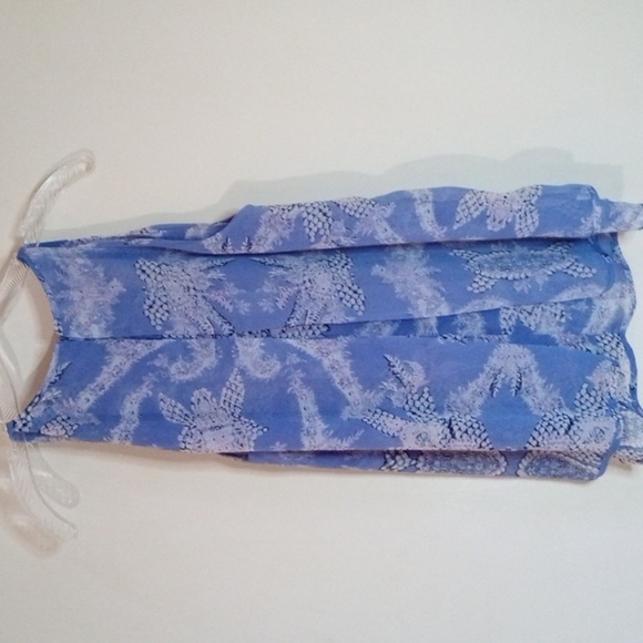 Violet & Claire sheer sleeveless pintuck trapeze blouse - Picture 6 of 11